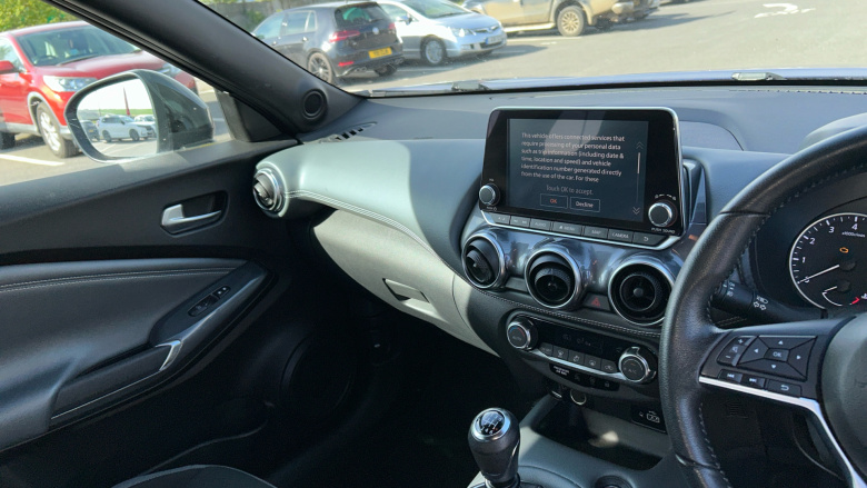 Nissan Juke 1.0 DiG-T N-Connecta 5dr Petrol Hatchback